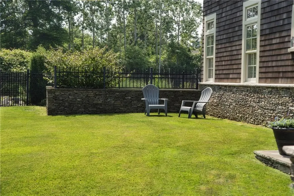 58 Ridge Road Newport RI 02840