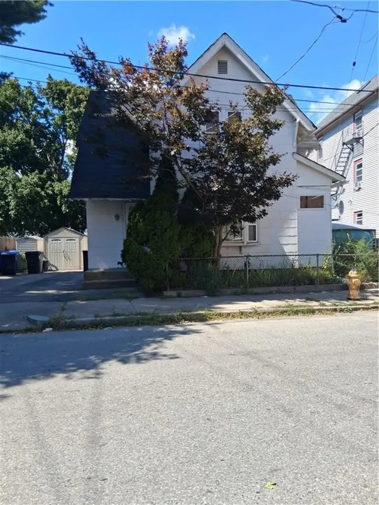 126 Conant Street Pawtucket RI 02860
