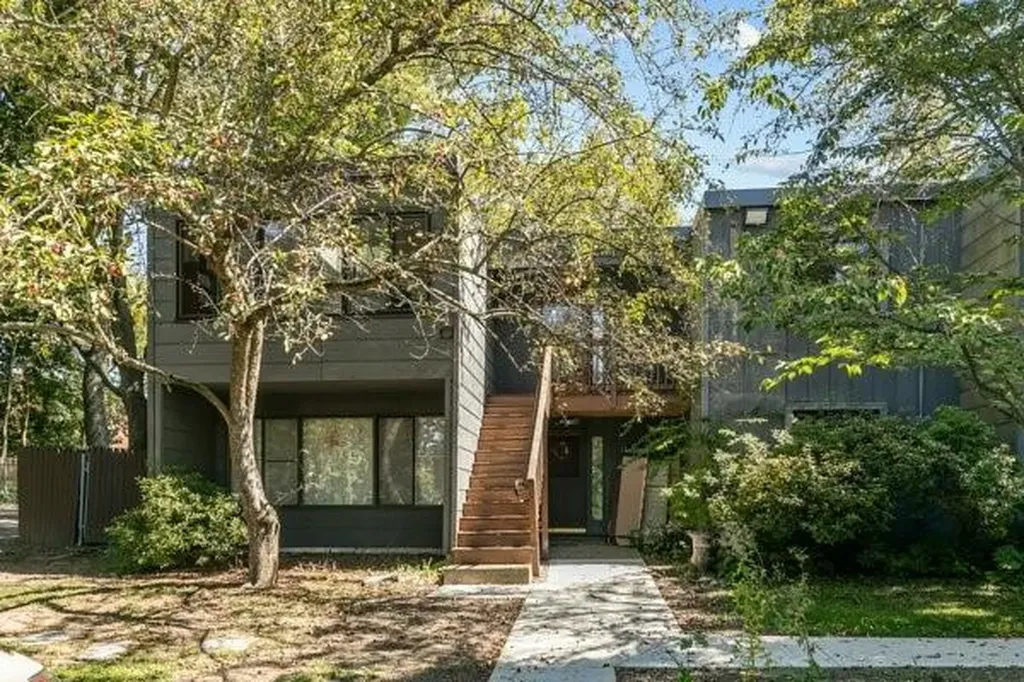 24 Camp Street Providence RI 02906