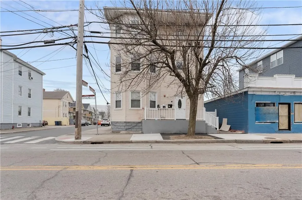 339 Douglas Avenue Providence RI 02908