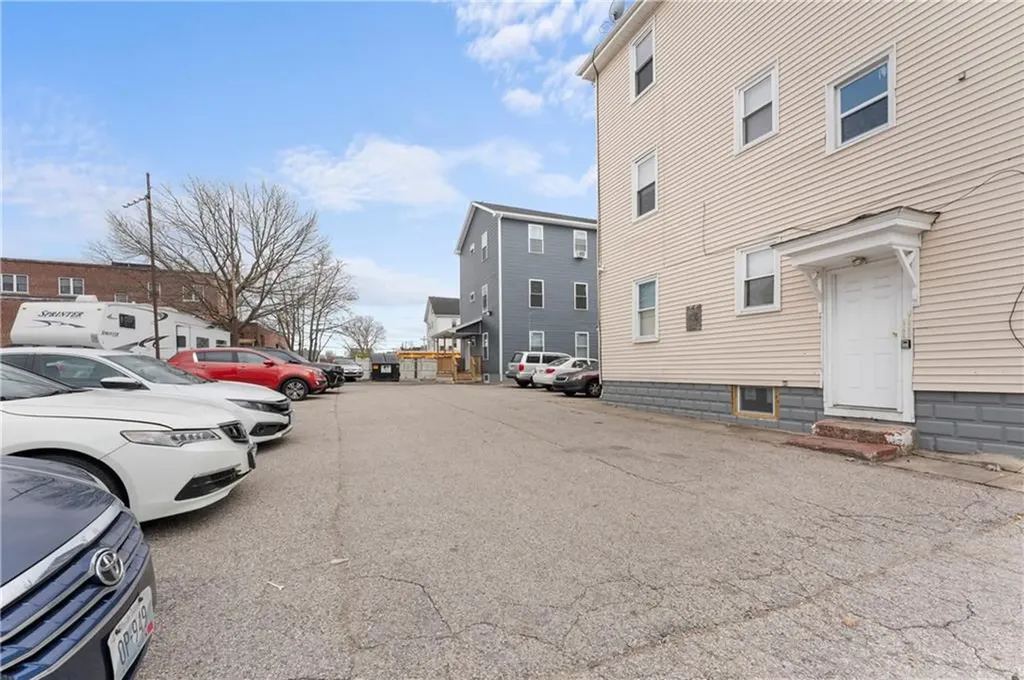 339 Douglas Avenue Providence RI 02908