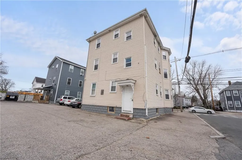 339 Douglas Avenue Providence RI 02908