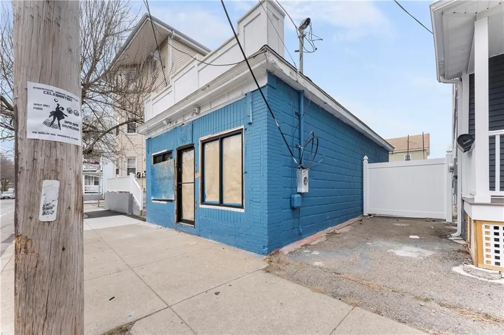 339 Douglas Avenue Providence RI 02908