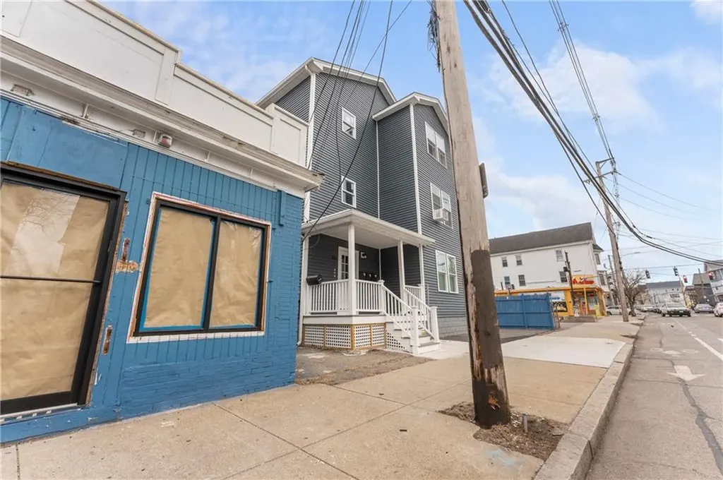 339 Douglas Avenue Providence RI 02908