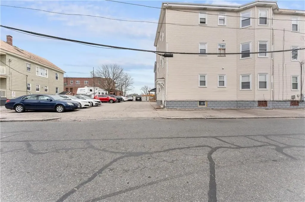 339 Douglas Avenue Providence RI 02908