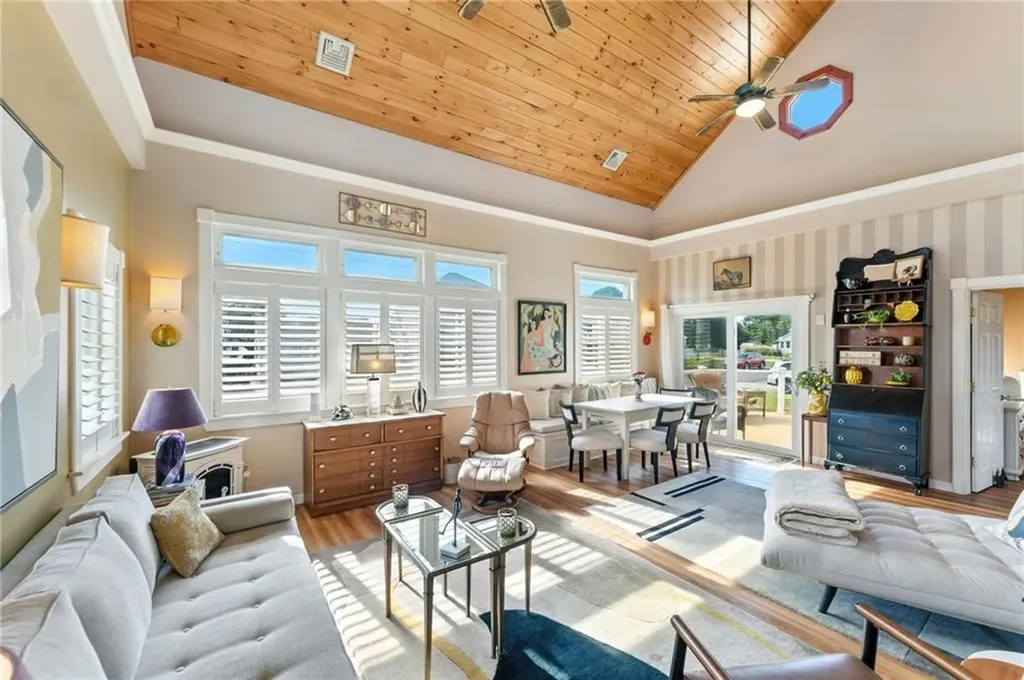 17 Montauk Avenue Westerly RI 02891