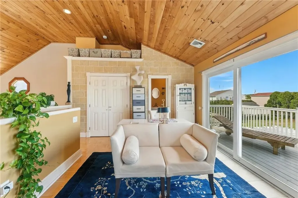 17 Montauk Avenue Westerly RI 02891