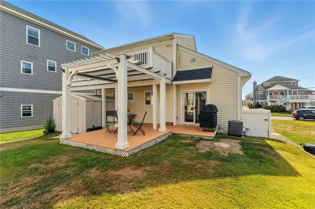 17 Montauk Avenue Westerly RI 02891