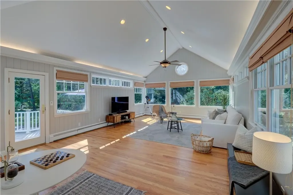 3 Echo Drive Barrington RI 02806
