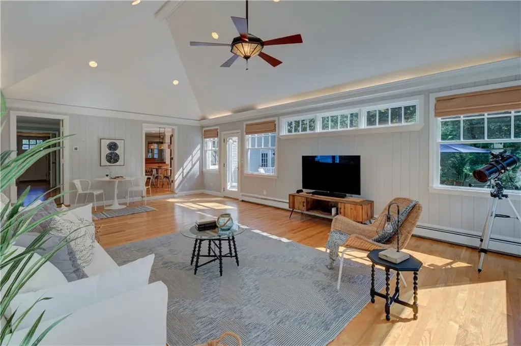 3 Echo Drive Barrington RI 02806
