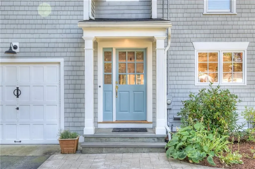 3 Echo Drive Barrington RI 02806