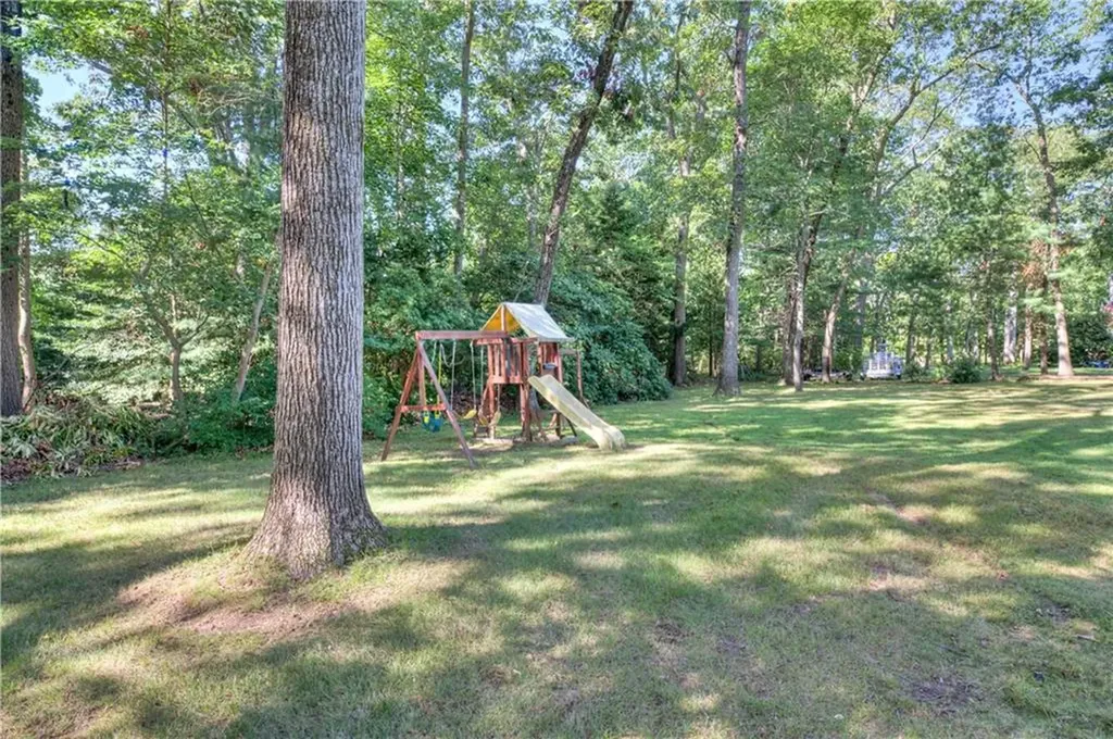 3 Echo Drive Barrington RI 02806