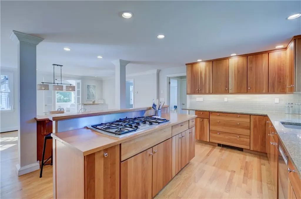 3 Echo Drive Barrington RI 02806