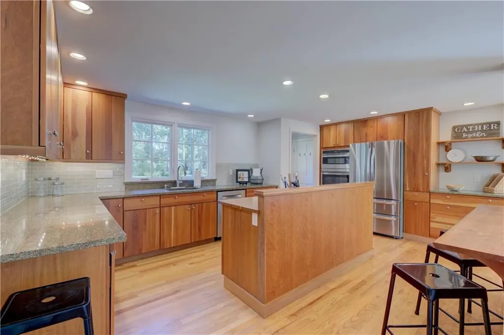 3 Echo Drive Barrington RI 02806
