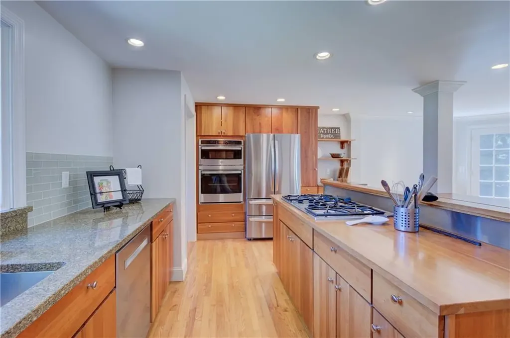 3 Echo Drive Barrington RI 02806