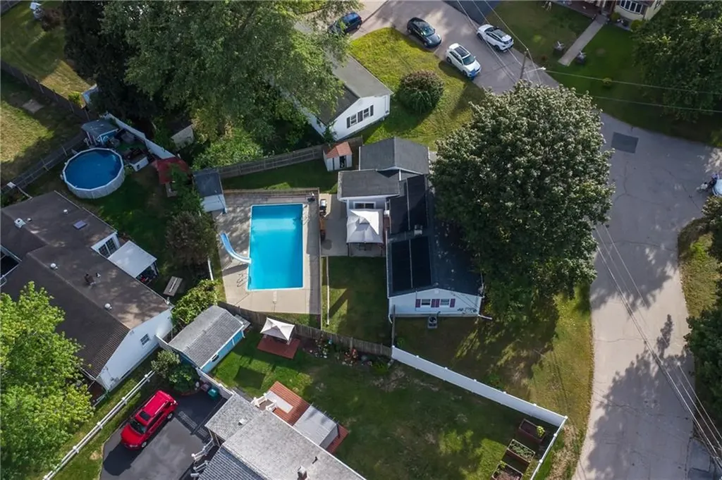 32 Wade Road Woonsocket RI 02895