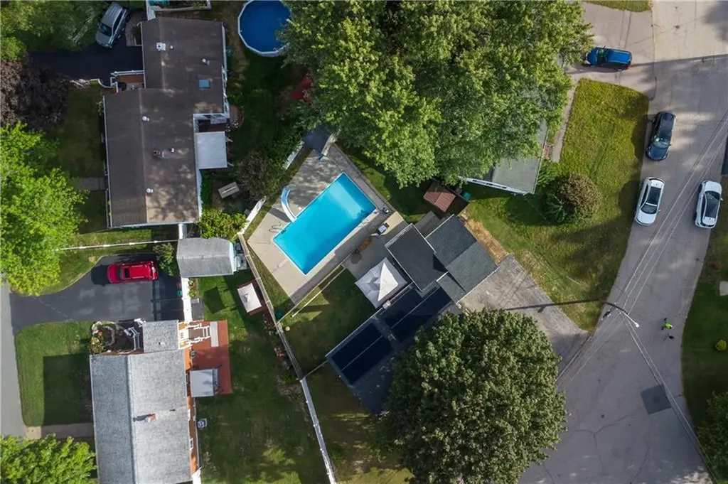 32 Wade Road Woonsocket RI 02895