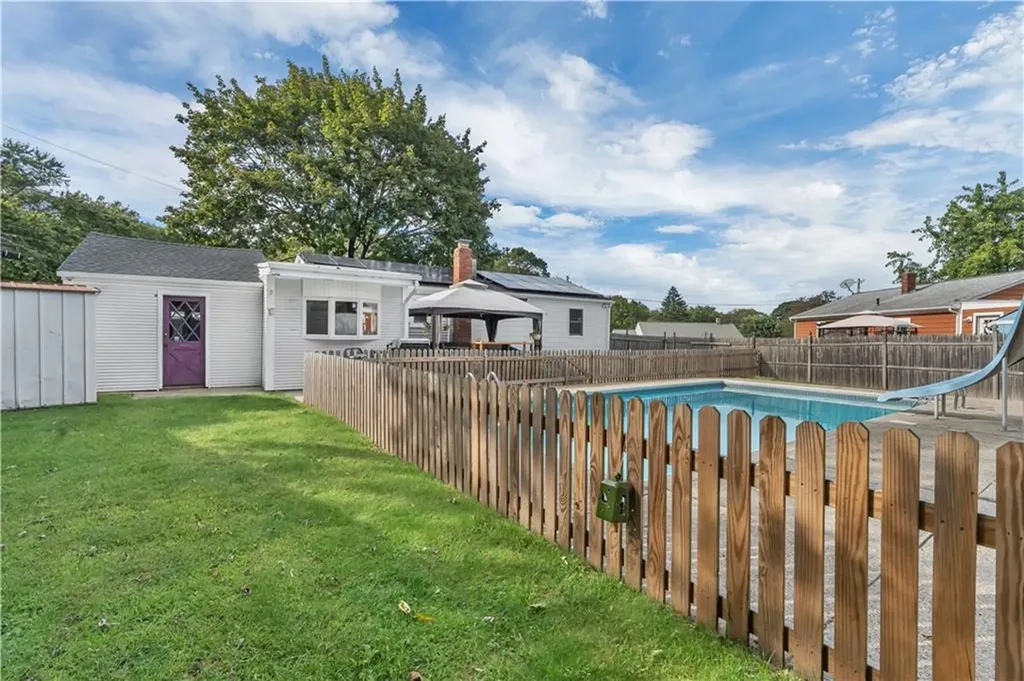 32 Wade Road Woonsocket RI 02895