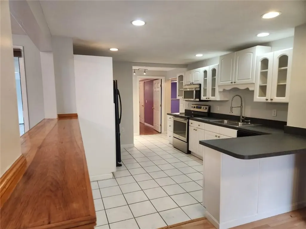 57 Lonsdale Street West Warwick RI 02893