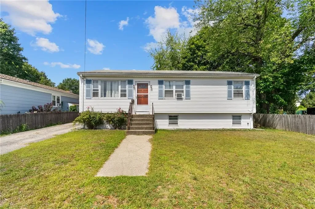 35 Auburn Avenue Johnston RI 02919