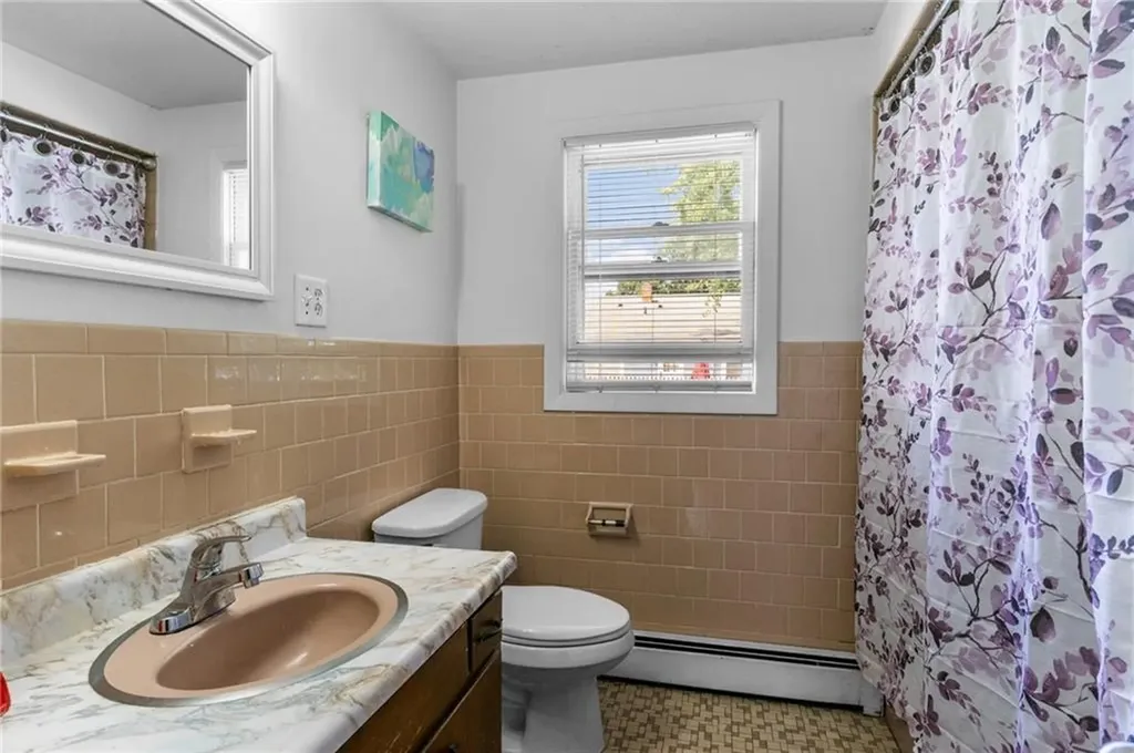 35 Auburn Avenue Johnston RI 02919
