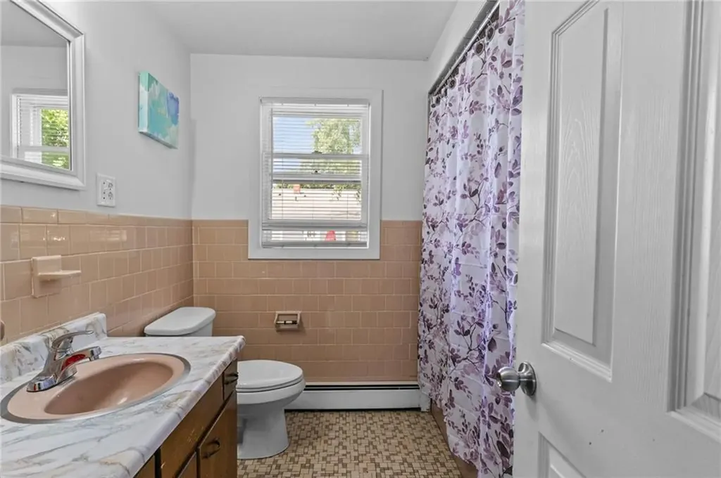 35 Auburn Avenue Johnston RI 02919