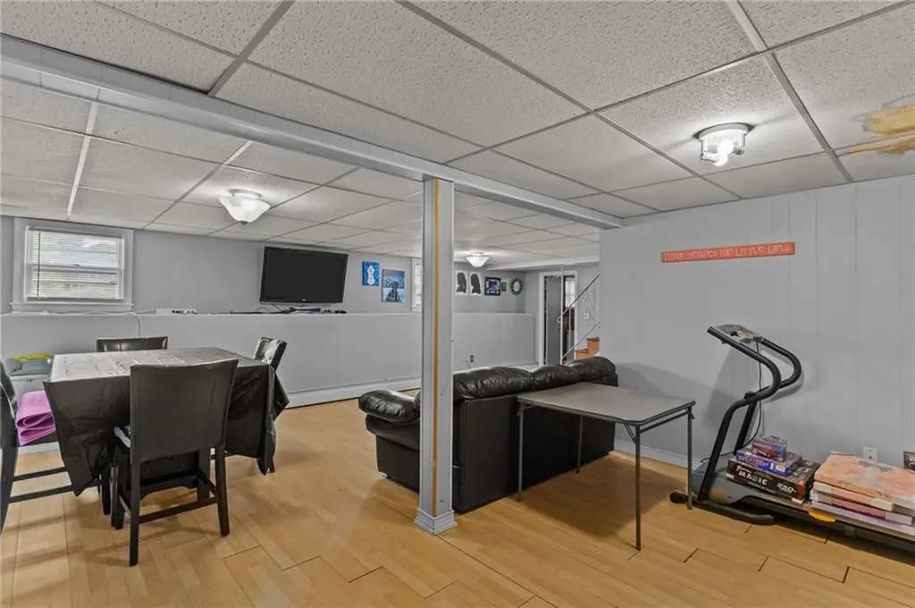 35 Auburn Avenue Johnston RI 02919