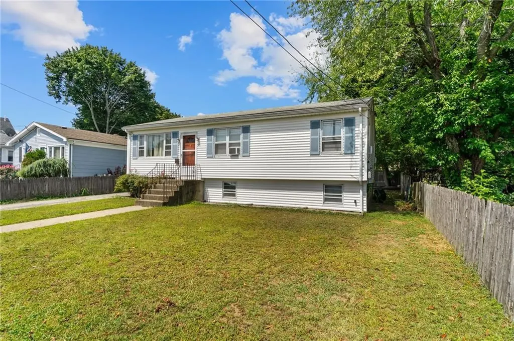35 Auburn Avenue Johnston RI 02919