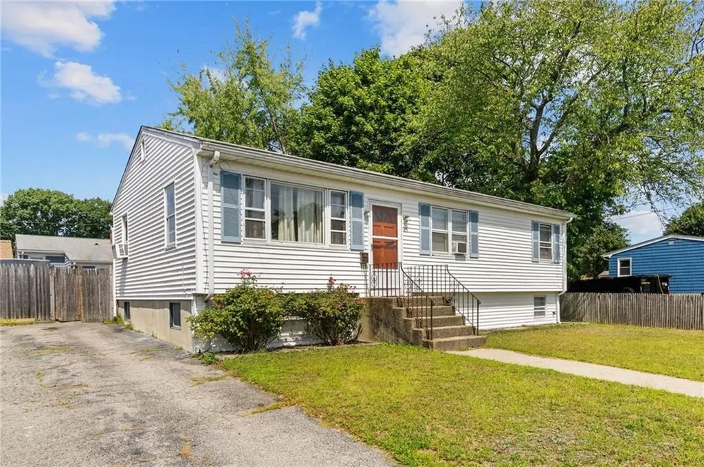 35 Auburn Avenue Johnston RI 02919