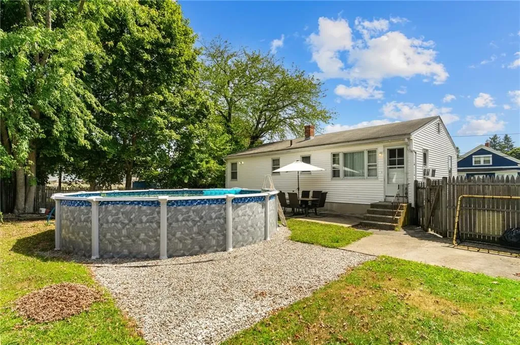 35 Auburn Avenue Johnston RI 02919