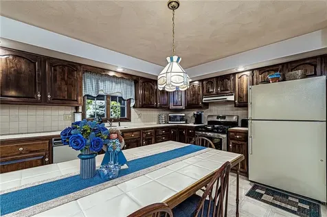 9 East Lake View Drive North Providence RI 02904