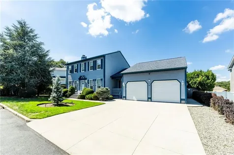 9 East Lake View Drive North Providence RI 02904