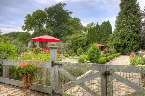 50 Eastover & Lot Road Portsmouth RI 02871