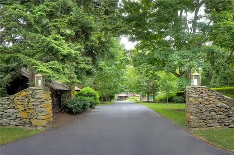 50 Eastover & Lot Road Portsmouth RI 02871