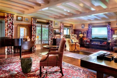 50 Eastover & Lot Road Portsmouth RI 02871