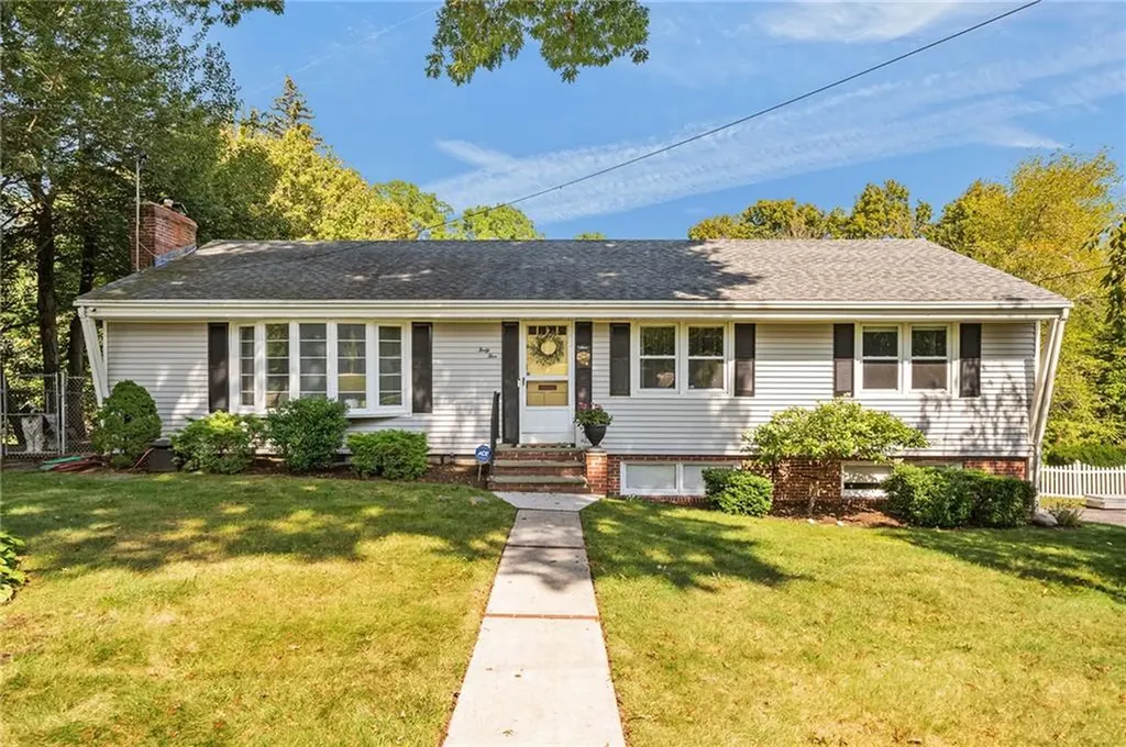 45 Algonquin Drive Warwick RI 02888