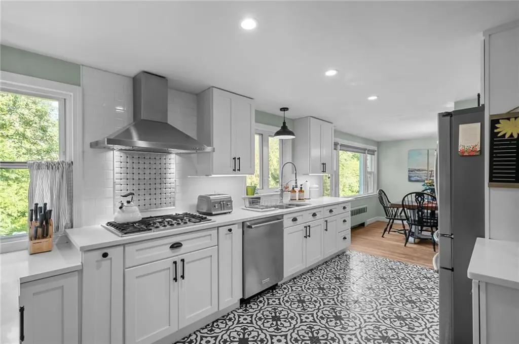 45 Algonquin Drive Warwick RI 02888