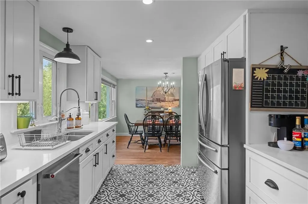45 Algonquin Drive Warwick RI 02888