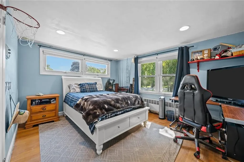 45 Algonquin Drive Warwick RI 02888