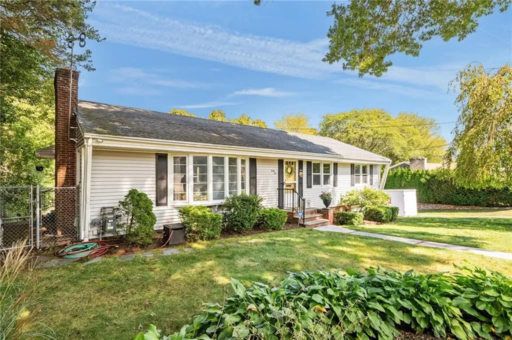 45 Algonquin Drive Warwick RI 02888