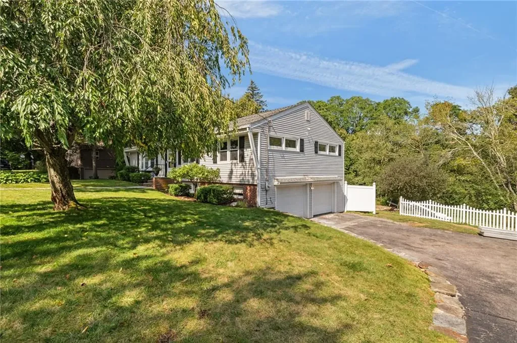 45 Algonquin Drive Warwick RI 02888
