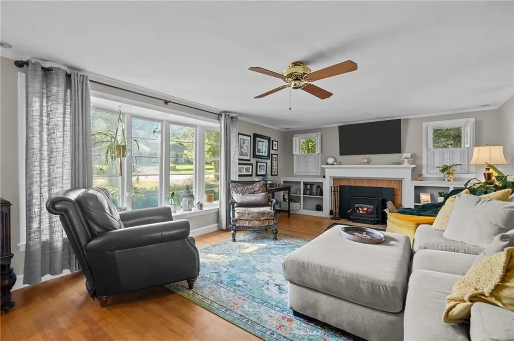 45 Algonquin Drive Warwick RI 02888