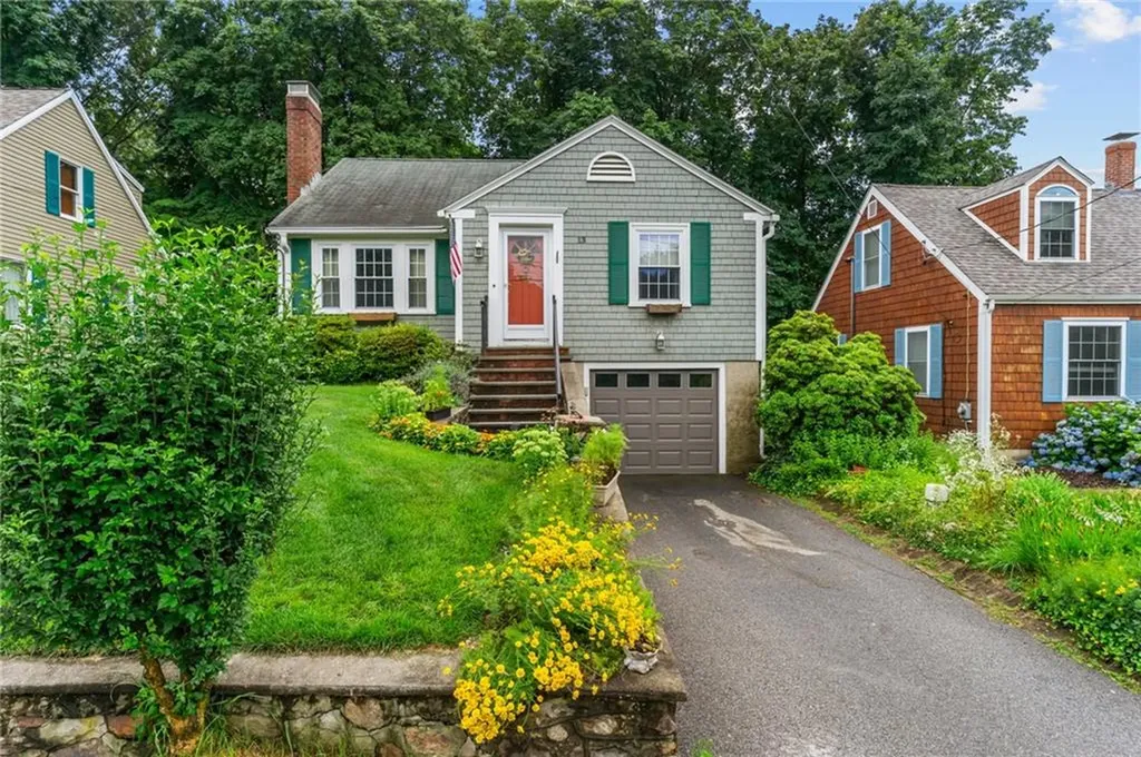 13 Welcome Road Smithfield RI 02917
