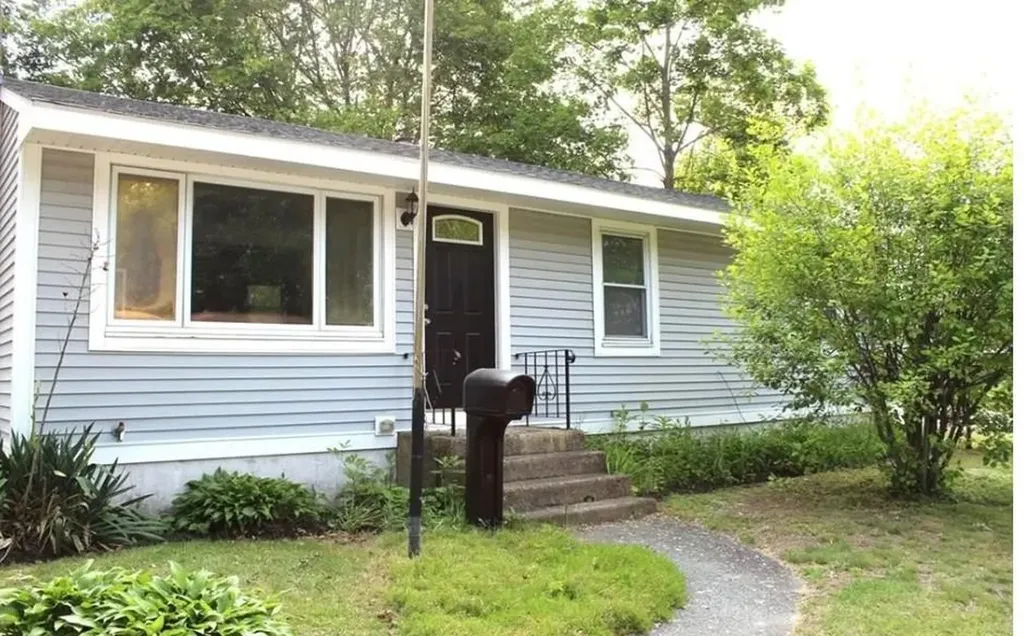 59 Arnold Road Coventry RI 02816