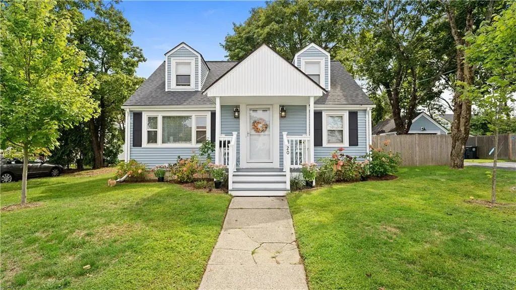 20 Manor Road Cranston RI 02920