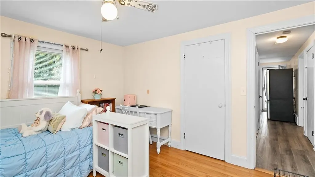 20 Manor Road Cranston RI 02920