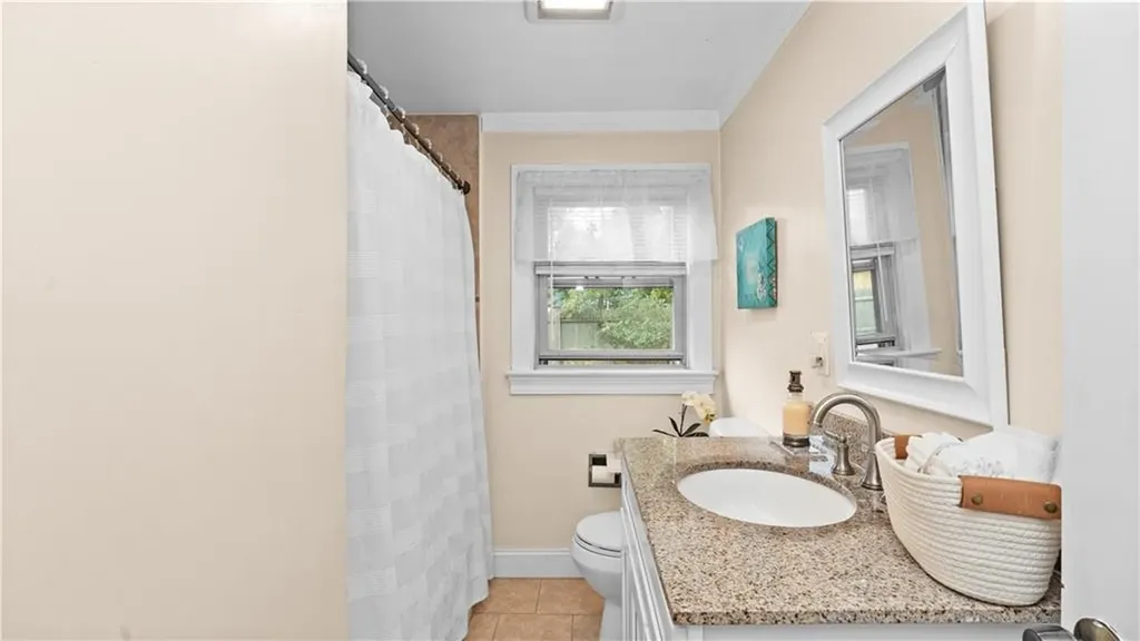 20 Manor Road Cranston RI 02920