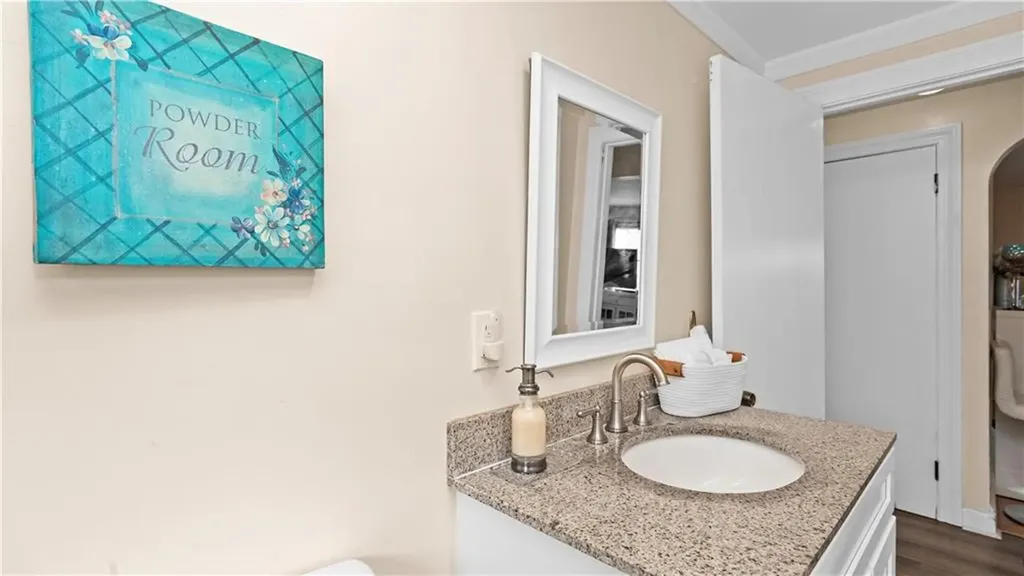20 Manor Road Cranston RI 02920