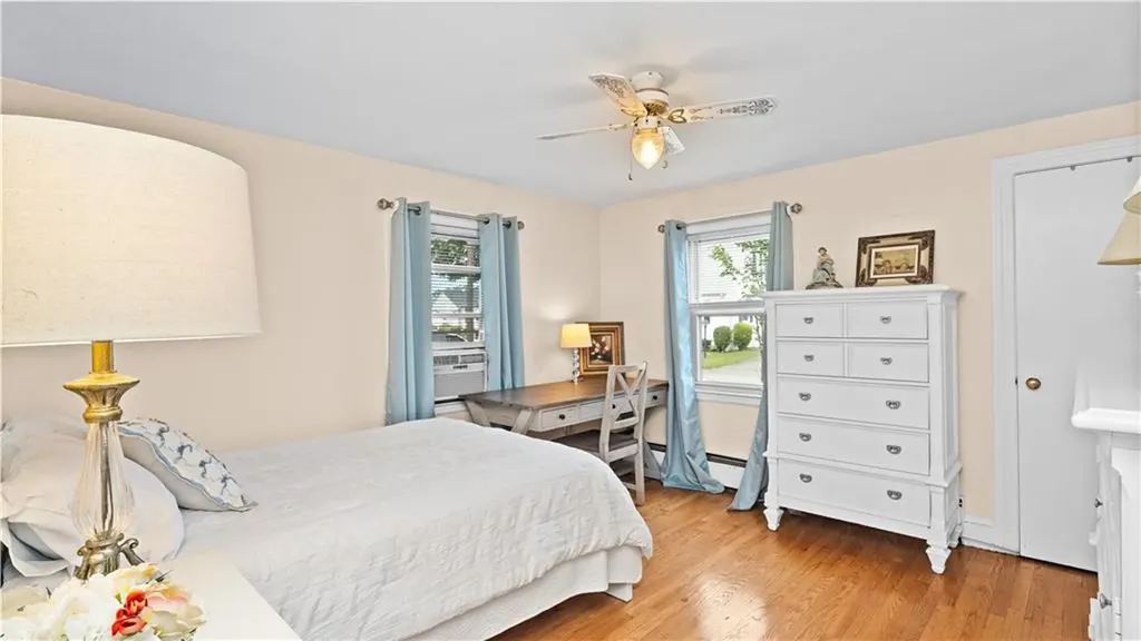 20 Manor Road Cranston RI 02920