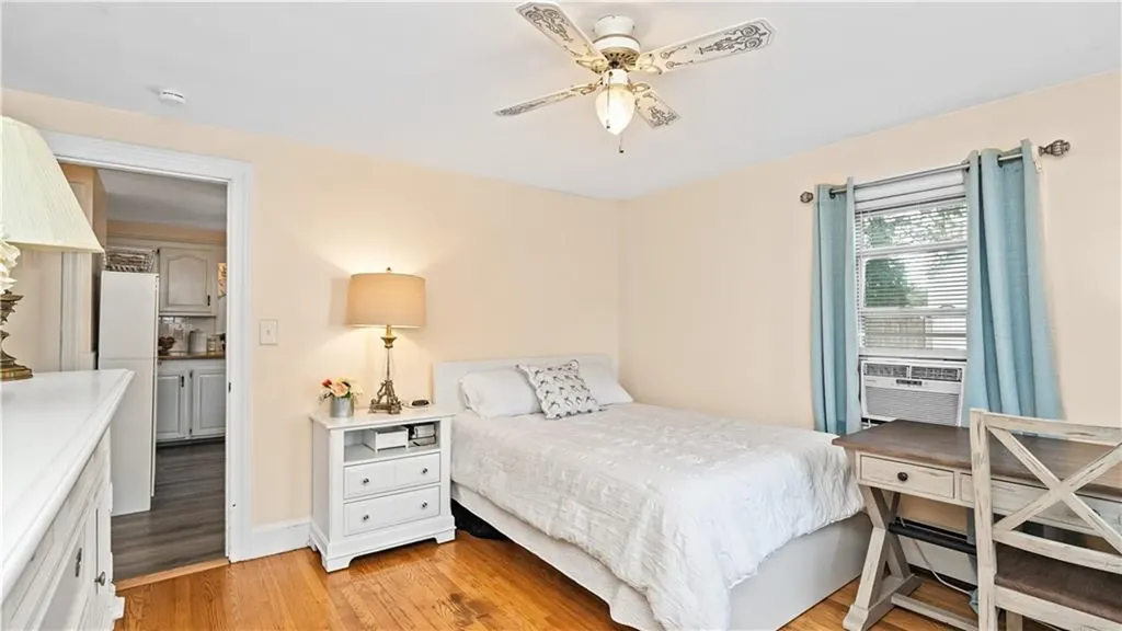 20 Manor Road Cranston RI 02920